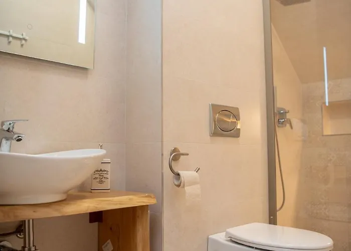 Tokaji Dulo Vendeghaz * Tokaj